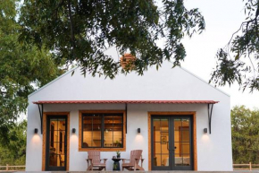 Little Dutch Cabin #3 - 12 min to Magnolia-Baylor, Bellmead